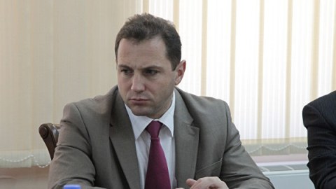 Ermənistan müdafiə naziri Rusiyaya getdi