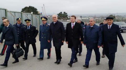 Azərbaycan rəsmiləri Rusiya ilə sərhəddə tikilən körpüyə baxdılar - FOTOLAR  
