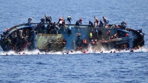 Miqrantları daşıyan gəmi batdı: 2 ölü