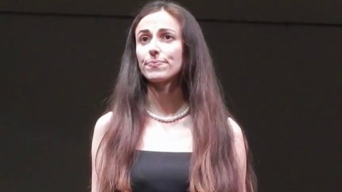 Azərbaycanın məşhur opera ifaçısının ABŞ-dakı nəvəsi - Oyma üsulunu yaşadan rəssam   