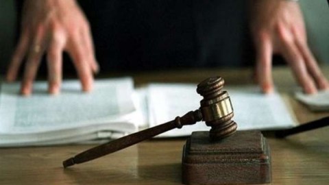 Vəkilliyə qəbulla bağlı məhdudiyyət aradan qaldırıldı