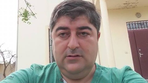 Komaya düşən baş redaktoru başqa xəstəxanaya köçürdülər   