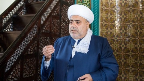 Allahşükür Paşazadə də Moskvadakı davaya müdaxilə etdi - Tərəflər barışıq stolunda oturdu   