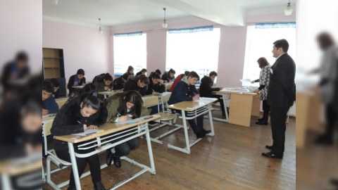 D&ouml;vlət İmtahan Mərkəzi buraxılış imtahanı ke&ccedil;irdi