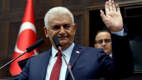 Binali Yıldırım istefa verdi: VİDA ÇIXIŞI - VİDEO