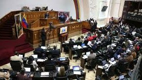 Venesuela Kolumbiya ilə diplomatik m&uuml;nasibətləri kəsdi