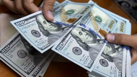 Dollar kreditlərinə görə artıq ödəniş edənlərin pulu özünə qaytarılacaq - MƏRKƏZİ BANK