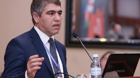 Ekspert: “Güzəştlər həm dollar, həm də manat kreditlərinə aiddir” - MÜSAHİBƏ    