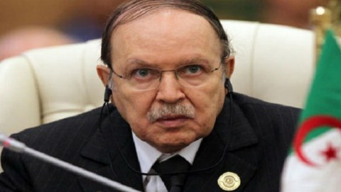Prezident xəstəxanaya düşdü: ölkədə vəziyyət gərginləşdi