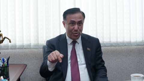 Elman Nəsirov: “YAP-ın heç bir deputatı təlimat alıb çıxış etmir” - MÜSAHİBƏ