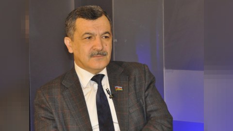 “Qız iplərə dəyərək yıxıldığından az zədələnib” - Deputat təfərrüatı açıqladı
