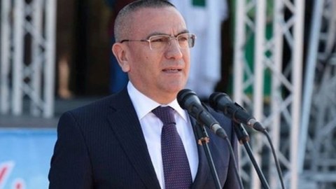 İcra başçısının özünəvurğunluğu...