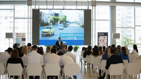 “Formula 1” pilotları müşayiət edəcək uşaqlar üçün təlim keçirilib