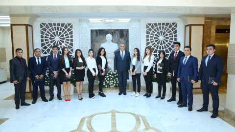 Binəqədi icra başçısı könüllülərlə görüşdü
