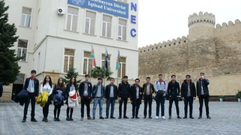 “UNEC-də bir gün” layihəsi abituriyentlərə dəstək olmaqda davam edir  