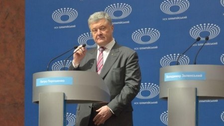 Ukraynada prezidenliyə namizədlər arasında reytinq fərqi azalıb