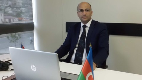 Həkimin səhvi jurnalistin gözünün tutulması ilə nəticələnib  