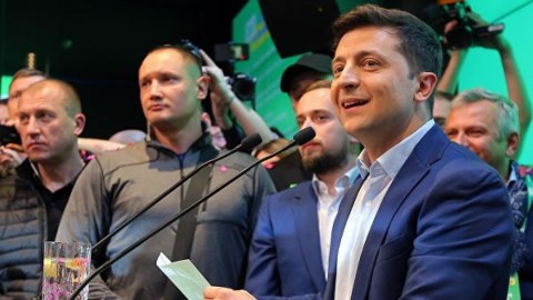 Ukrayna MSK Vladimir Zelinskinin qələbəsini elan etdi