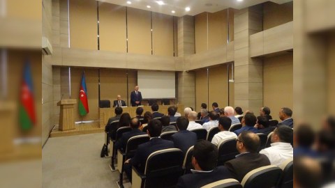 Qoşqar Təhməzli sahibkarlarla görüşüb