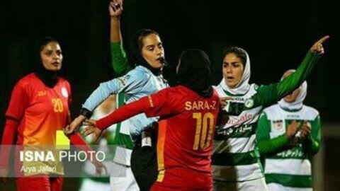 İranda qadın futbolçular bunu da etdi - FOTOLAR
