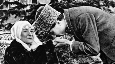 Atatürk Qurtuluş savaşına gedərkən anası ilə belə VİDALAŞDI