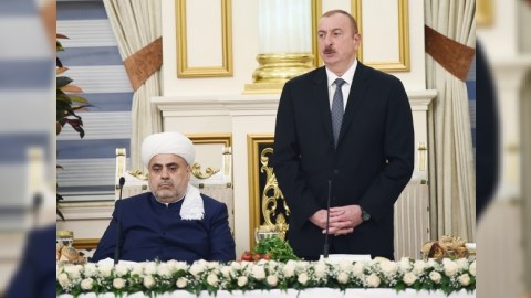 İlham Əliyev iftar mərasimində iştirak etdi - FOTOLAR