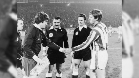 Bir şəklin tarixçəsi: Düz 41 il əvvəl “Arsenal”ın oyununu idarə etmiş azərbaycanlı hakim