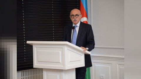 Təhsil nazirinin müavini jurnalistləri QINADI