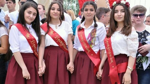 Bu il Bakı məktəblərini 49 833 şagird bitirəcək
