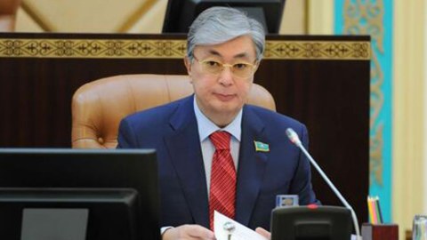 Yeni liderlə köhnə siyasi xəttə davam: Qazaxıstanın yeni törəağası Tokayev oldu