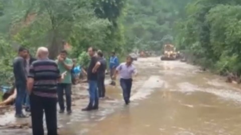 Türkiyədə 10 nəfəri sel apardı