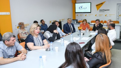 Azərbaycan qadınlarını radikal dini cərəyanlardan necə qorumalı?  