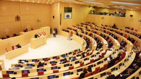 Deputatın toxunulmazlığı ləğv edilib - Parlament onun həbsinə razılıq verib