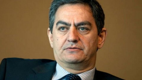 Müavini Əli Kərimlinin hələ buraxılmadığını deyir  