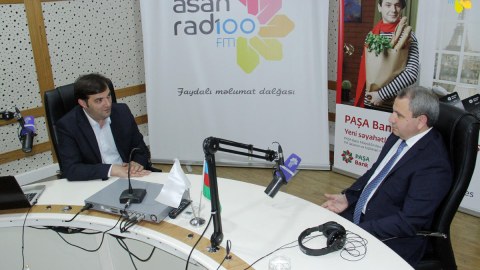 Rektor tələbələrin suallarını cavablandırdı - FOTO