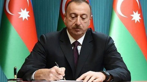 Prezident diplomatik xidmət orqanları əməkdaşlarına rütbələr verdi - SİYAHI