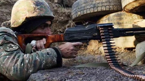 Ermənilər hərbi maşınımızı vurdular - FOTOLAR  