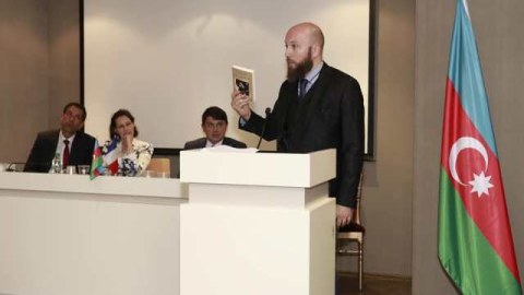 “Mühacirlərin həyatı” kitabı Fransada təqdim olundu - FOTOLAR