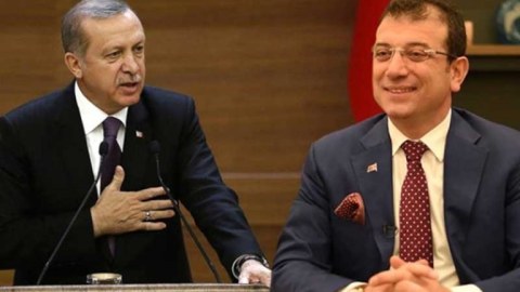 Əkrəm İmamoğlu Ərdoğanla görüşdə stulu sındırdı - VİDEO