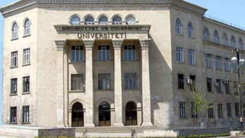 Universitet dekanı işdən çıxarıldı 