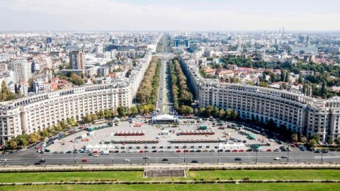 2 azərbaycanlı tələbə Rumıniyaya oxumağa göndərildi