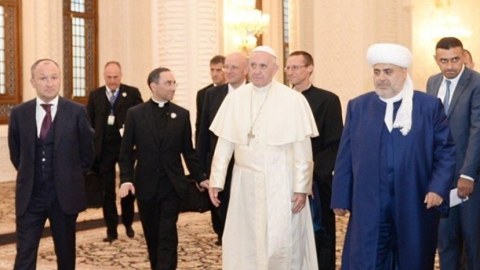 Vatikana dəvət olunan müsəlman ruhani - Allahşükür Paşazadə Roma Papası ilə nəyi müzakirə edib…