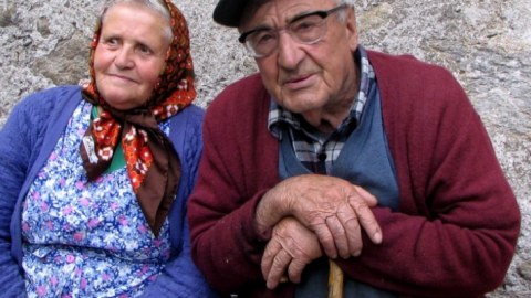  Azərbaycanda qadınlar kişilərdən çox yaşayır - STATİSTİKA