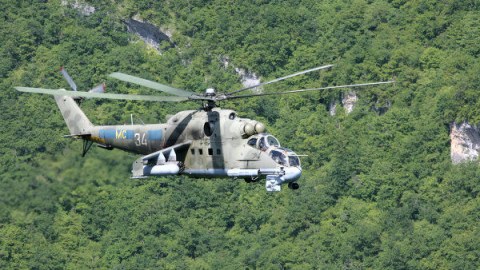 “Hərbiçilərimiz Azərbaycan səmalarında izinsiz gəzən helikopteri vura bilər”