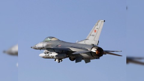 Türk qırıcısı İraqın şimalında 2 terrorçunu məhv etdi
