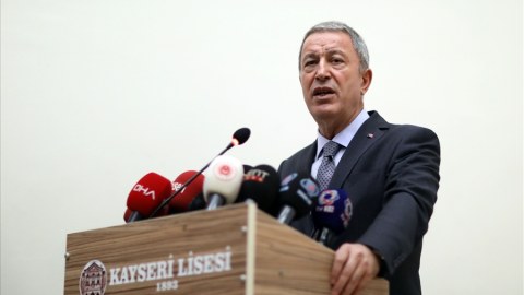 Hulusi Akar sərt DANIŞDI: “Bu alçaqlara qarşı yalnız döyüş meydanında deyil...”