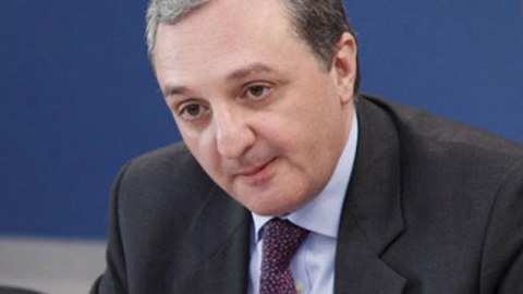 Erməni nazir çətin suallar qarşısında aciz qaldı