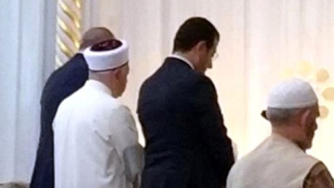 Ərdoğan İmamoğlu ilə birlikdə namaz qıldı - VİDEO