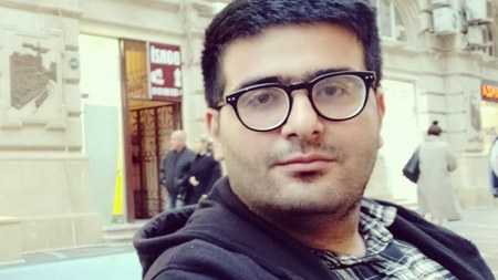 Siyasi fəal Universitetə bərpa edildi
