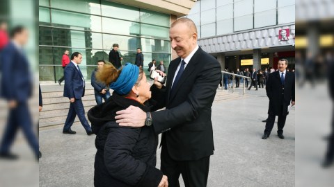 İlham Əliyev yaşlı qadının kredit borcu ilə bağlı tapşırıq verdi - VİDEO